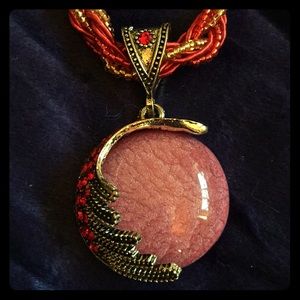 💲🔻NWT paparazzi Pendant Necklace with Red Stones